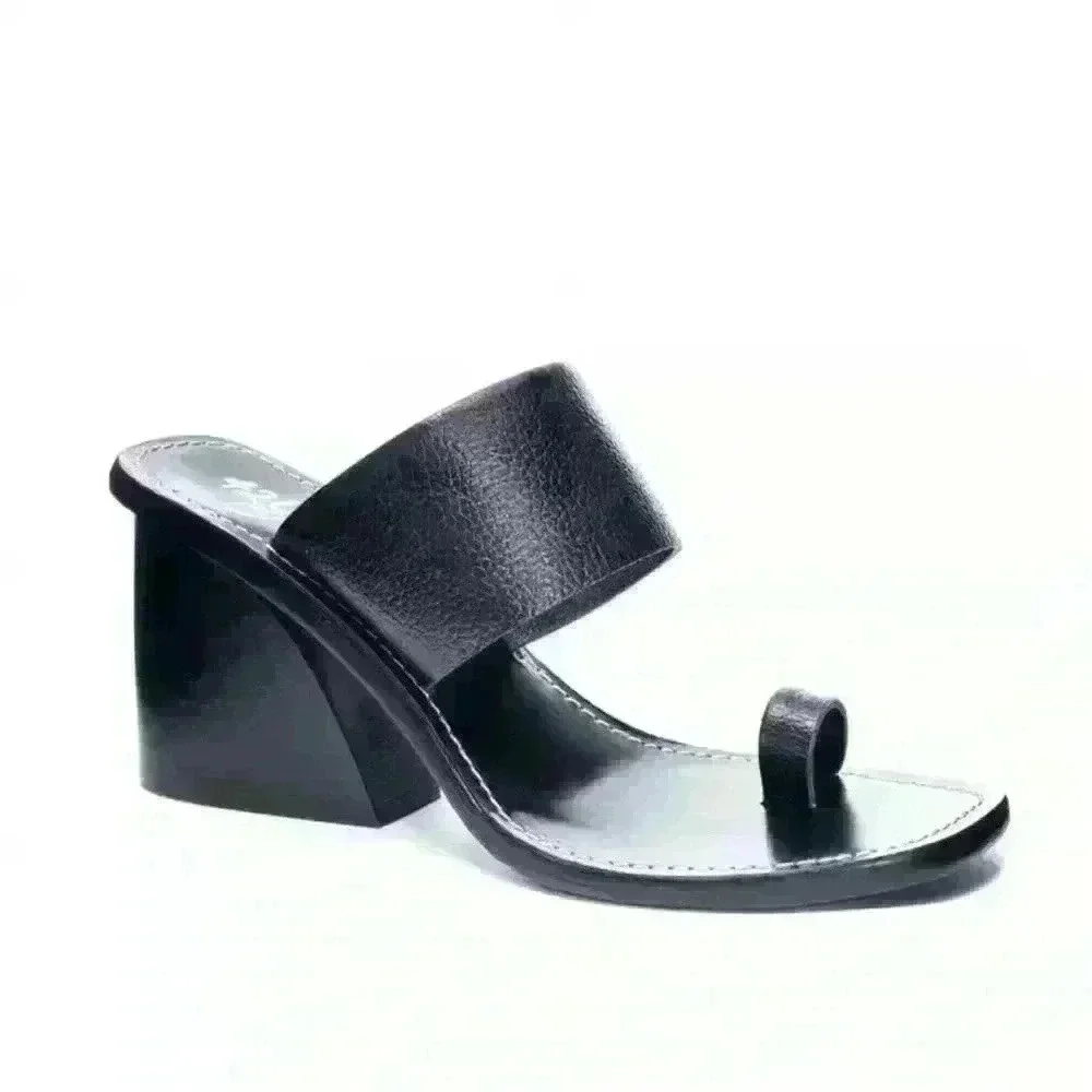 42 Gold Eedie Casual Leather Sandals